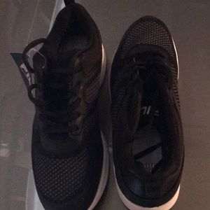 Women’s sneakers with memory foam